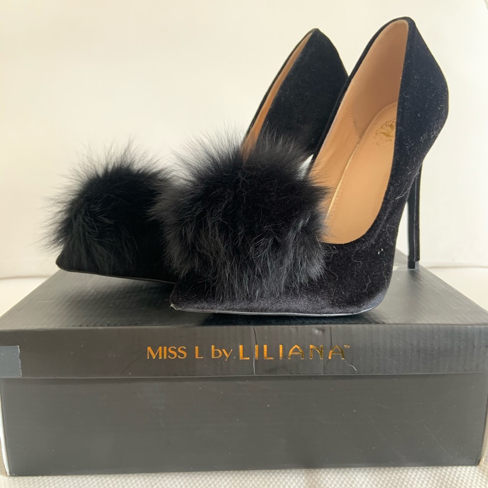 Black Velvet Pump